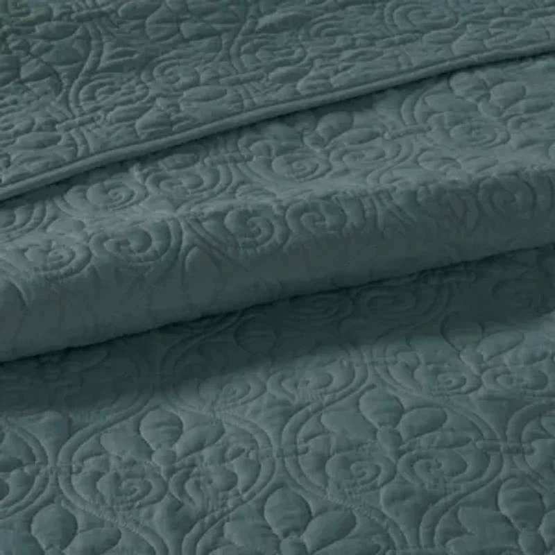 Quebec 3 Piece Reversible Quilt Set