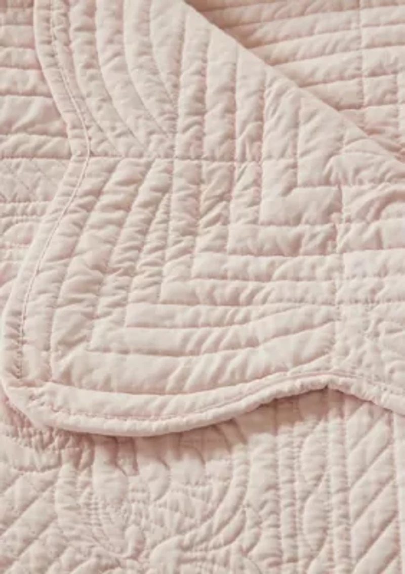 Tuscany Oversized Quilted Throw with Scalloped Edges