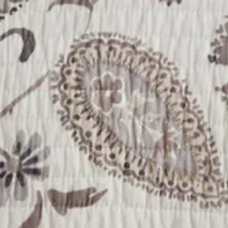 The Klarette Reversible Quilt Set