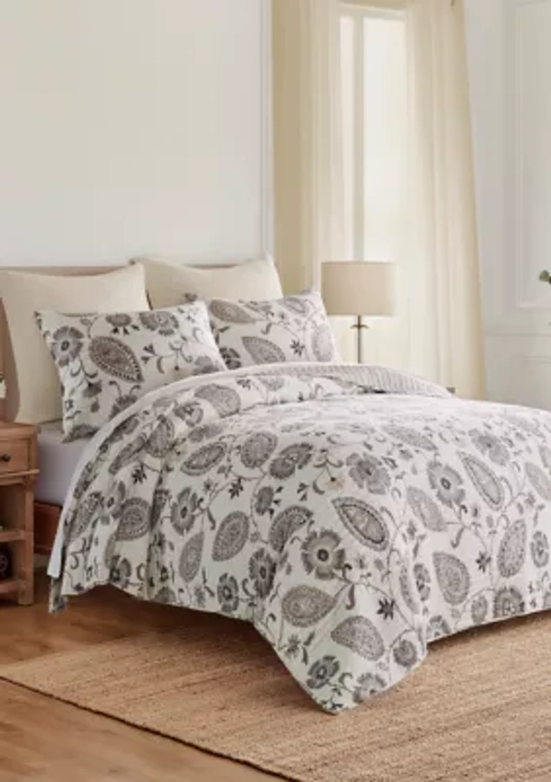 The Klarette Reversible Quilt Set