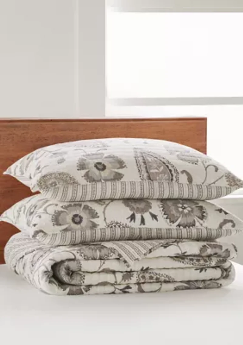 The Klarette Reversible Quilt Set