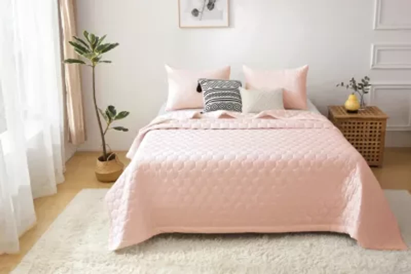 Better Style Home Microfiber Honeycomb Quilt Sets Full/Queen Dewkist