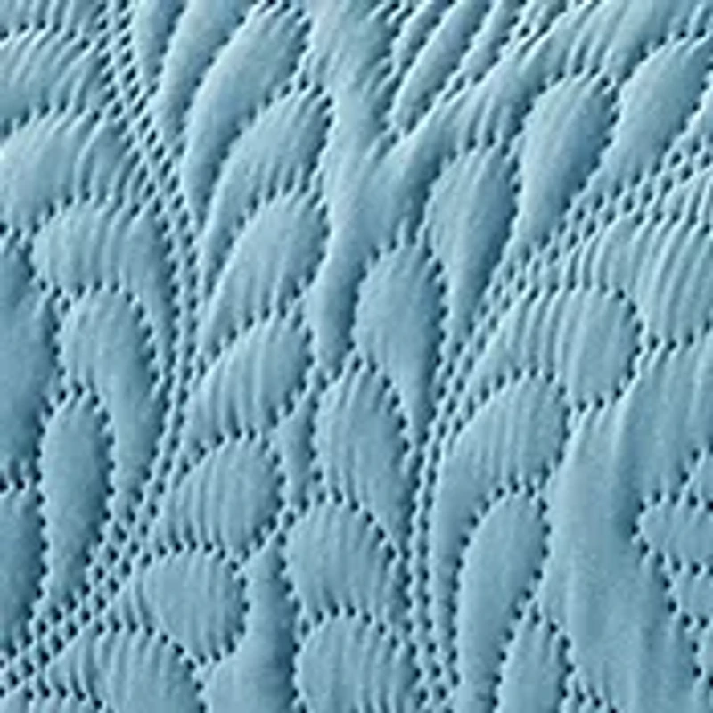 Bella Trellis Stitch Quilt Set