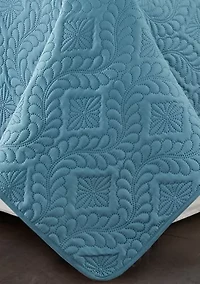Bella Trellis Stitch Quilt Set