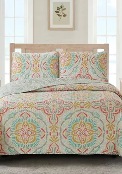 Regina Reversible Quilt Set