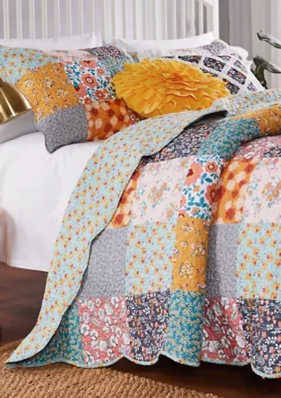 Quilt and Pillow Sham Set