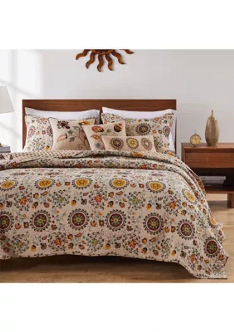 Andorra Quilt Set with Bonus Pillows
