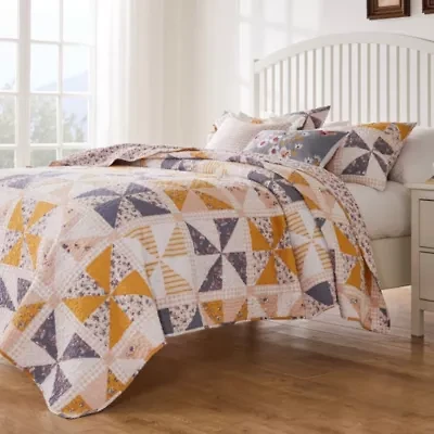 Pinwheel and Posey Quilt Set