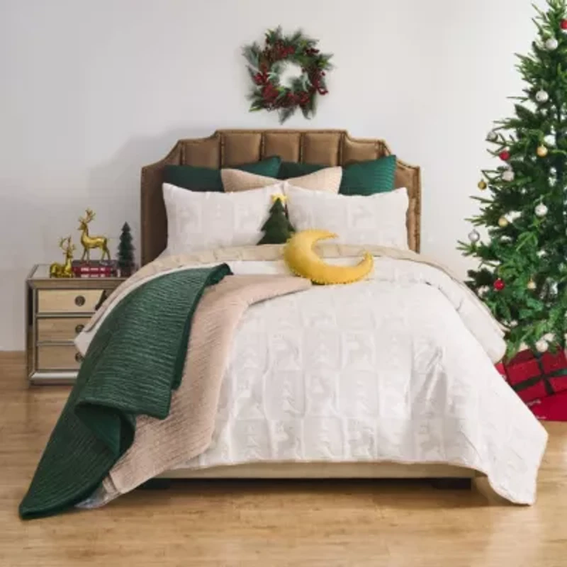 Reindeer Games Coverlet Set