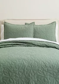 Evergreen Bow Stitched Quilt Set