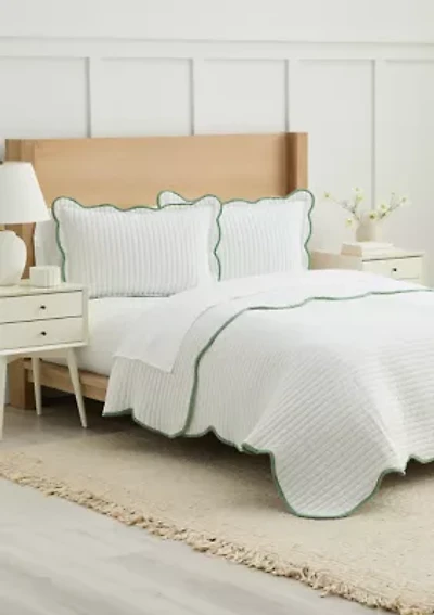 Scallop Trim Stitched Quilt Set