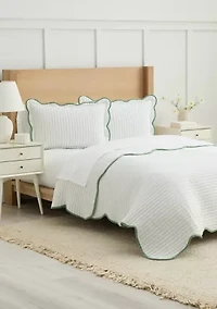 Scallop Trim Stitched Quilt Set