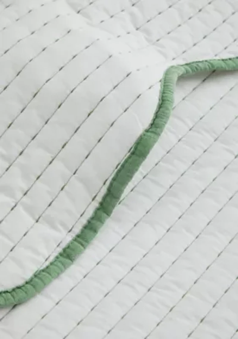 Scallop Trim Stitched Quilt Set