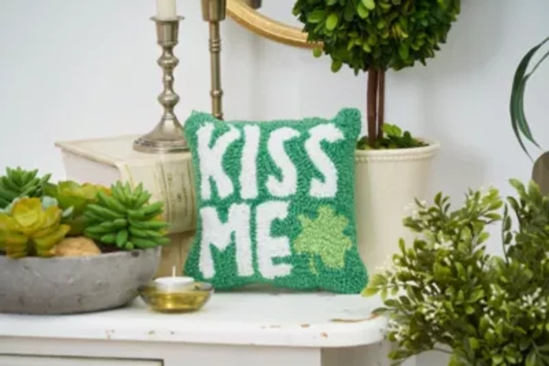 8" x 8" St. Patrick's Day "Kiss Me" Clover Hooked Small/Petite Accent Throw Pillow