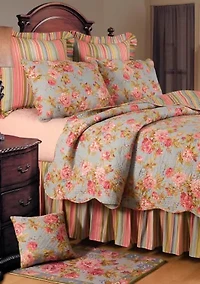 Clara's Blue Rose Quilt Set