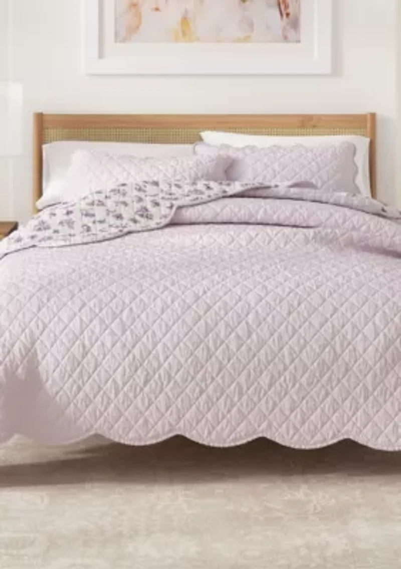 Spring Petals Floral Scalloped Quilt Set