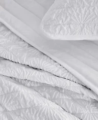Floral Textured Quilt Set With Shams