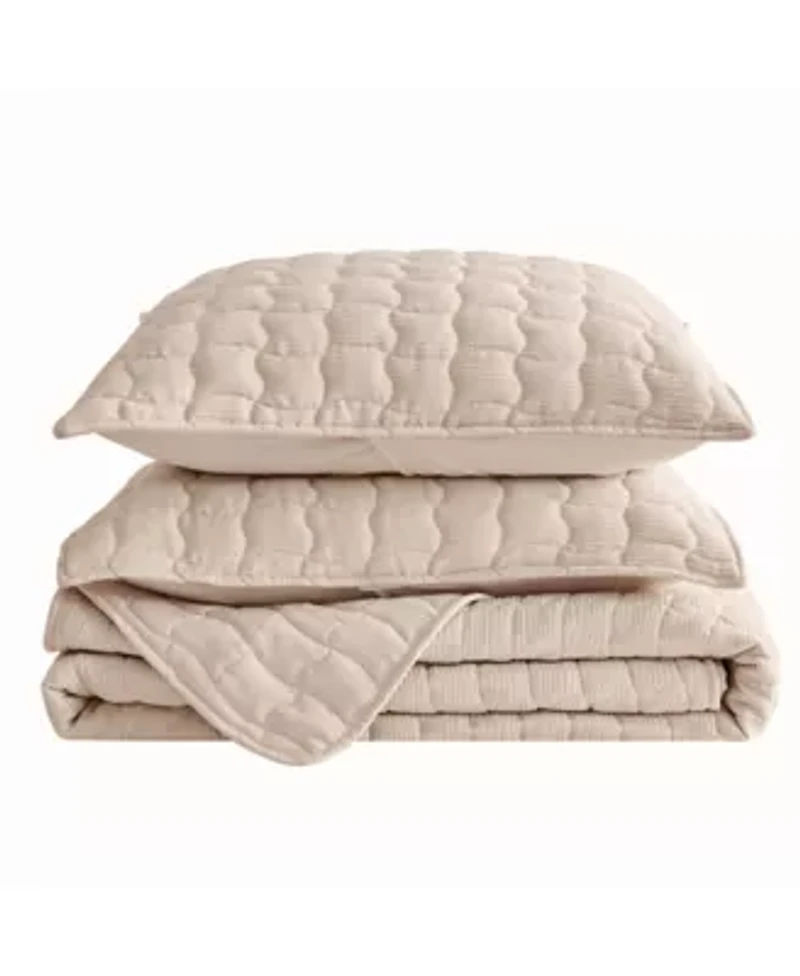 Gauze-Like Wave Stitched Quilt Set With Shams
