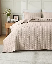 Gauze-Like Wave Stitched Quilt Set With Shams