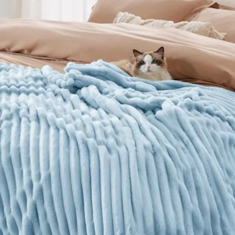 GentleSoft™ Wide Ribbed Plush Blanket