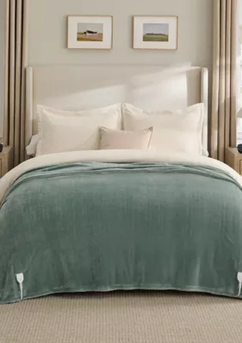 Solid Plush Heated Throw Blanket