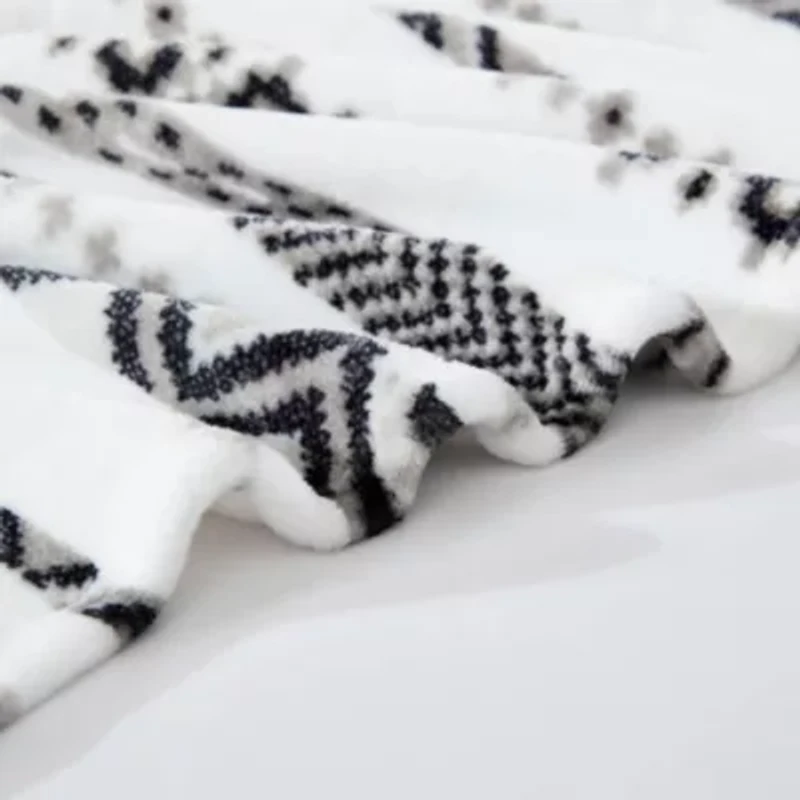 Diamond Trail Microfiber Throw Blanket