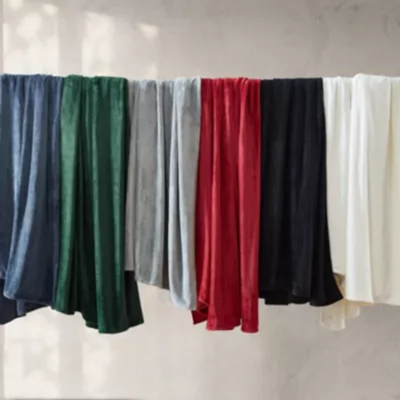 Solid Ultra Soft Plush Fleece Microfiber Blanket