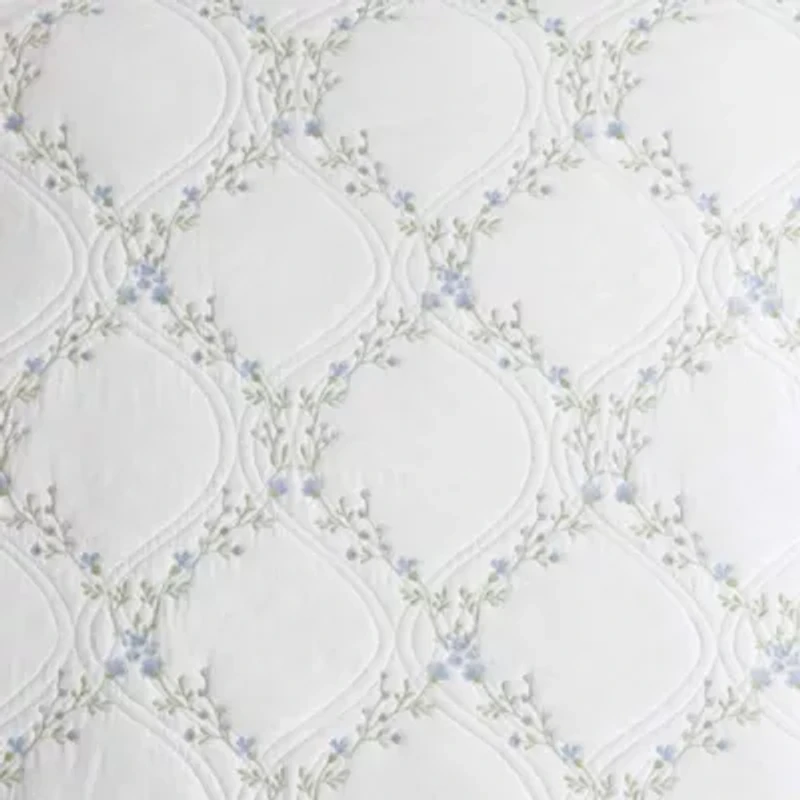 Floral Embroidery Cotton Quilt Set