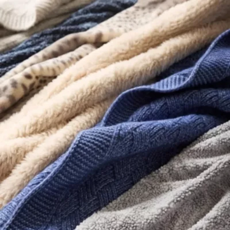 Treillage Knit Throw Blanket