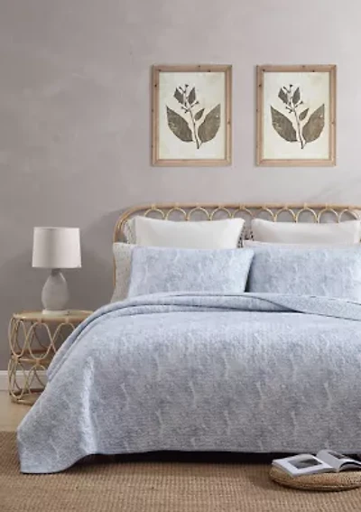 Distressed Water Leaves 3-Piece Quilt Set