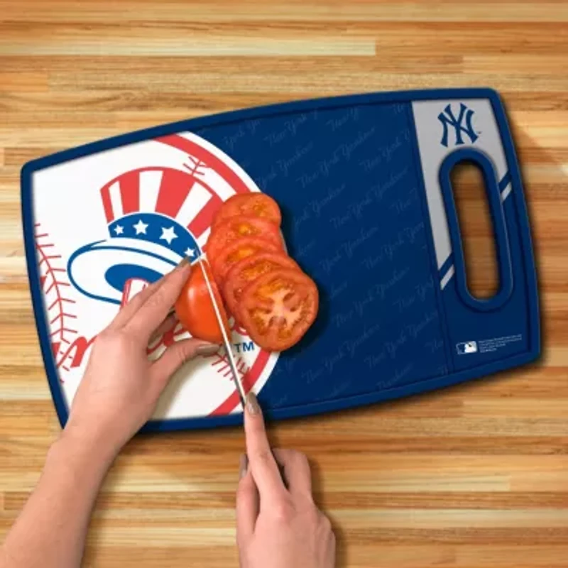 YouTheFan MLB New York Yankees Logo Series Cutting Board
