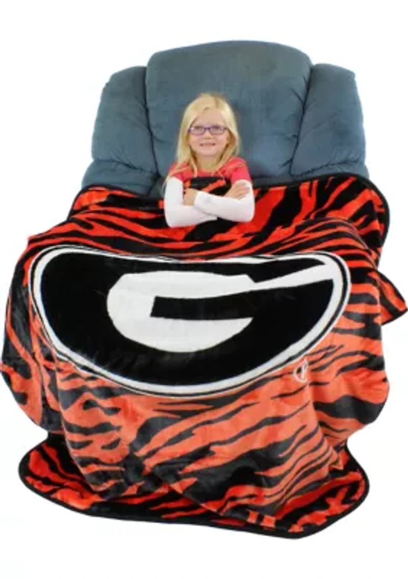 NCAA Georgia Bulldogs Soft Raschel Throw Blanket