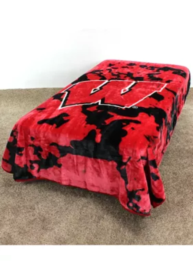 NCAA Wisconsin Badgers Huge Raschel Throw Blanket