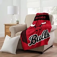 NBA Officially Licenced Chicago Bulls 46" x 60" Microfiber Throw Blanket