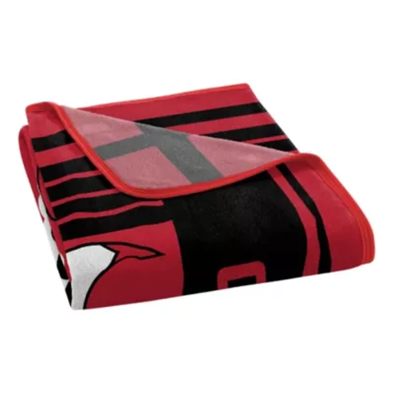 NBA Officially Licenced Chicago Bulls 46" x 60" Microfiber Throw Blanket
