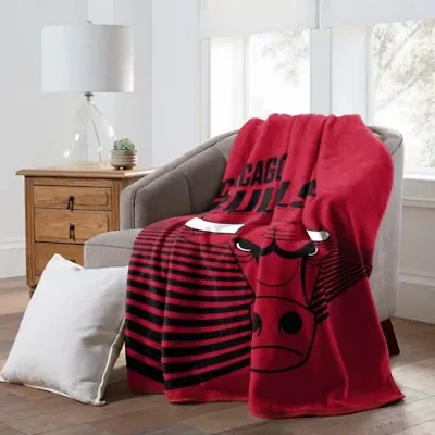 NBA Officially Licenced Chicago Bulls 60" x 80" Raschel Throw Blanket