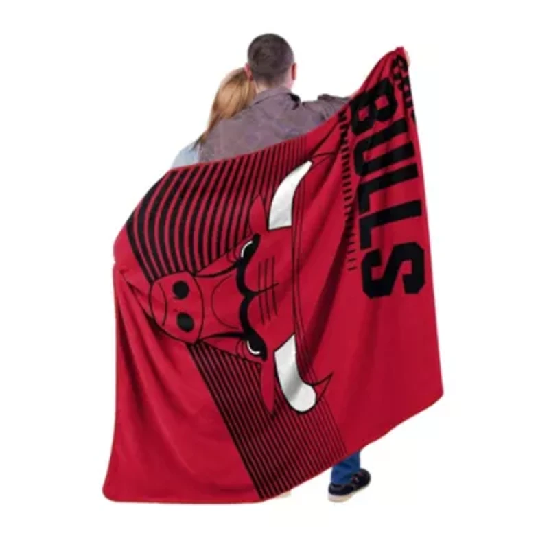 NBA Officially Licenced Chicago Bulls 60" x 80" Raschel Throw Blanket
