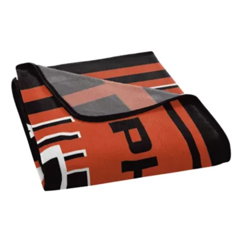 NHL Officially Licensed Philadelphia Flyers 46" x 60" Microfiber Throw Blanket