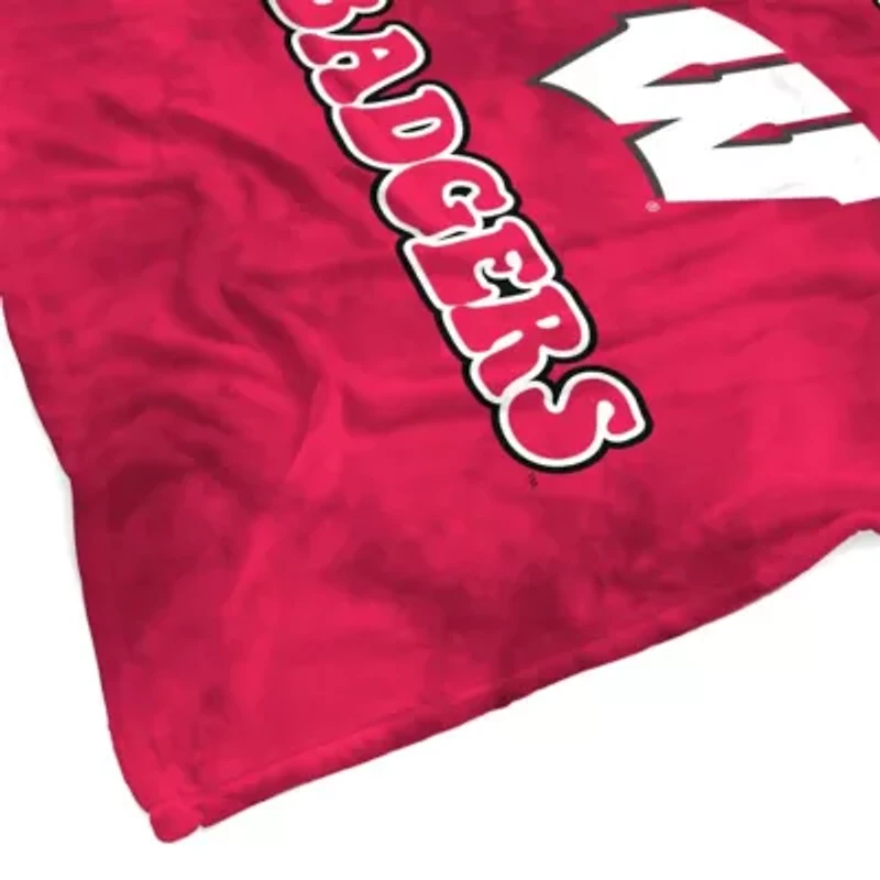 NCAA Wisconsin Badgers 60'' x 80'' Bubble Tie-Dye Flannel Sherpa Blanket