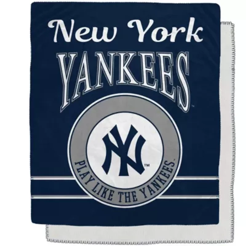 MLB New York Yankees 50" x 60" Retro Emblem Flannel Fleece Sherpa Blanket