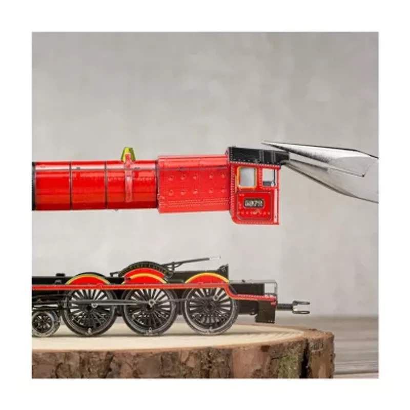 Metal Earth 3D Metal Model Kit - Harry Potter Hogwarts Express with Track