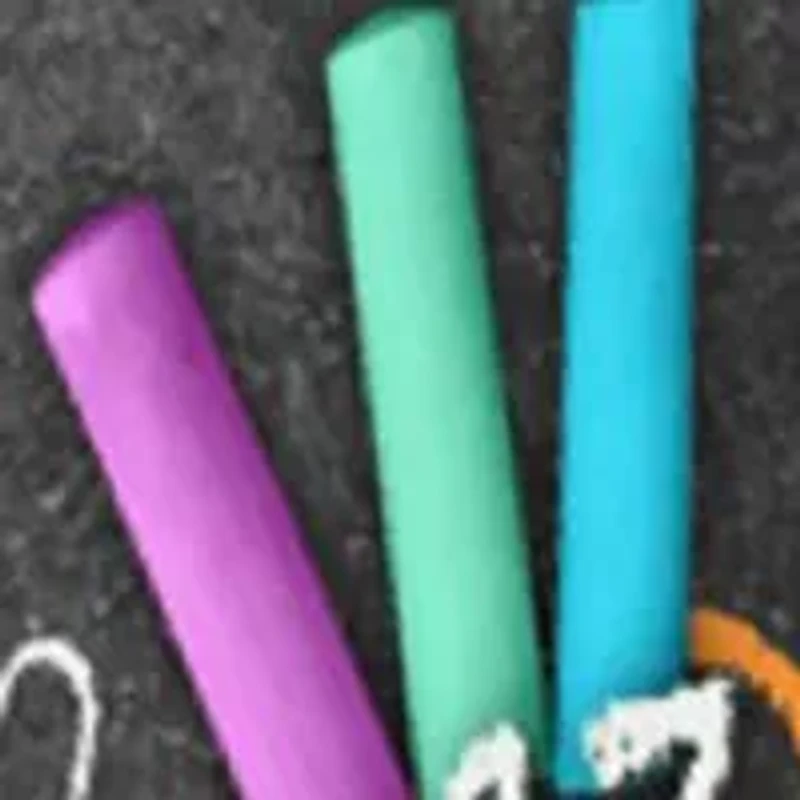136 Pc. Chalk Set