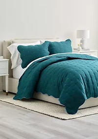 Scalloped Edge Quilt Set