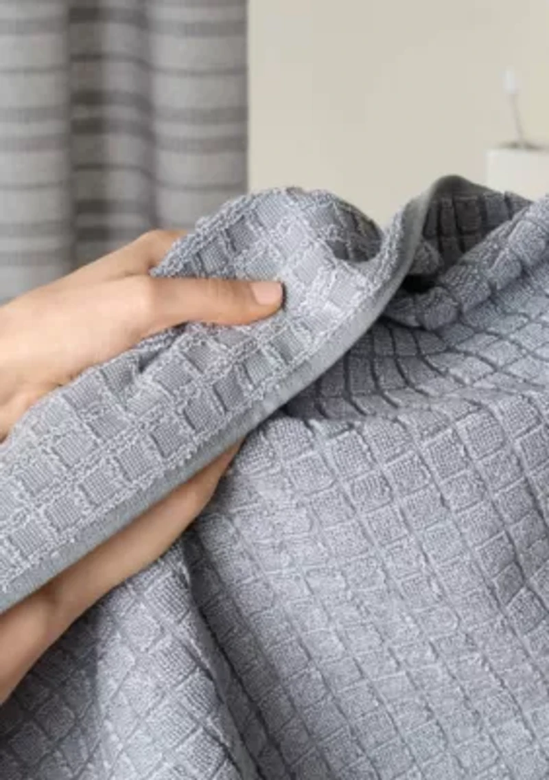 TOWN & COUNTRY LIVING 4-Piece Textured Windowpane Grey Washcloth Set