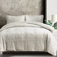 Porto Matelassé Comforter Set