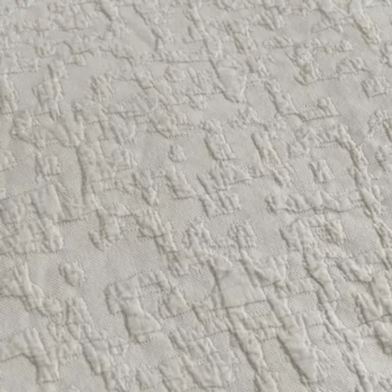 Porto Matelassé Comforter Set