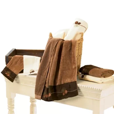 Embroidered Pine Cone Towel Set