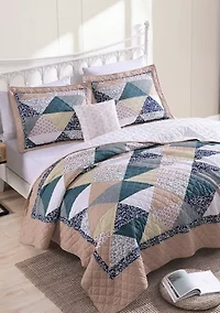 Floral Patchwork Quilt Set