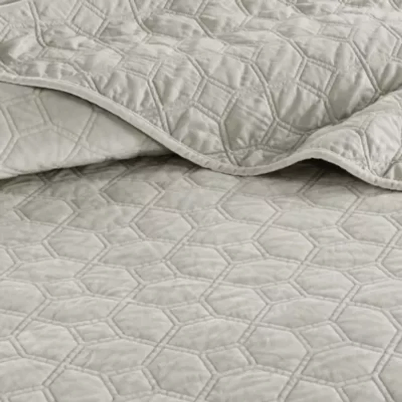 Harper Velvet 3 Piece Quilt Set