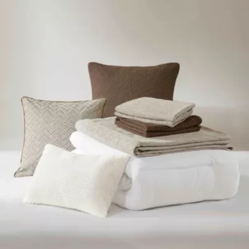 Chapman Comforter Set